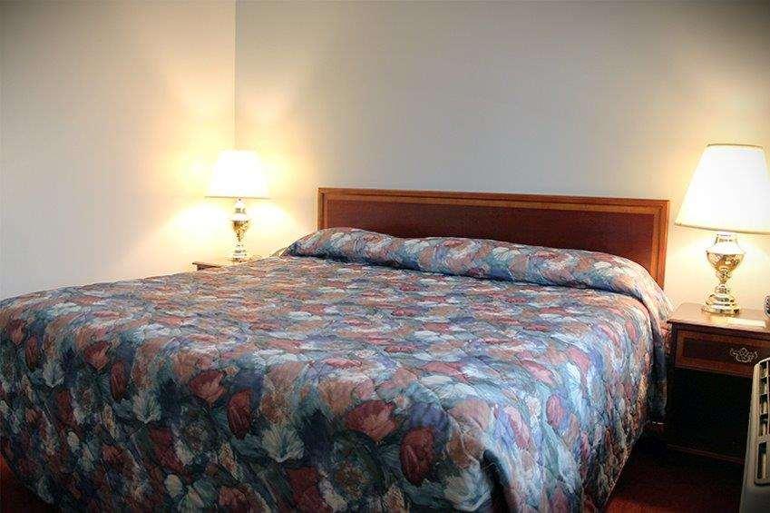 Groton Inn & Suites Habitación foto