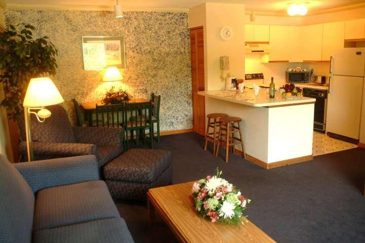 Groton Inn & Suites Habitación foto