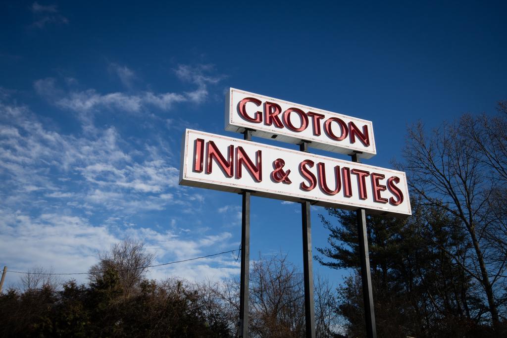 Groton Inn & Suites Exterior foto
