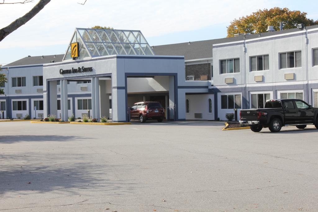Groton Inn & Suites Exterior foto